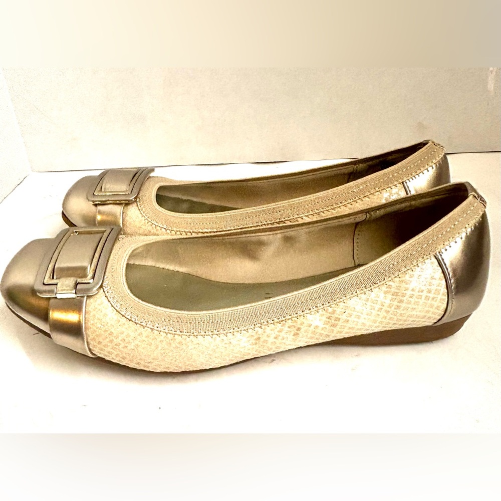 Anne Klein Size 9 Women's Beige Silver Shimmer Ballet Flats Shoes - Picture 5 of 9